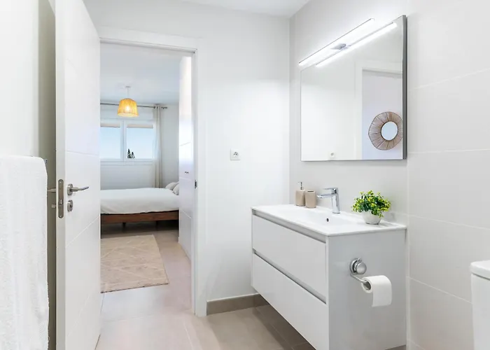 Celere Sea Views Ocean View Apartment *