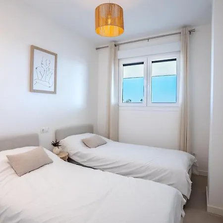 Celere Sea Views Ocean View 埃斯特波纳